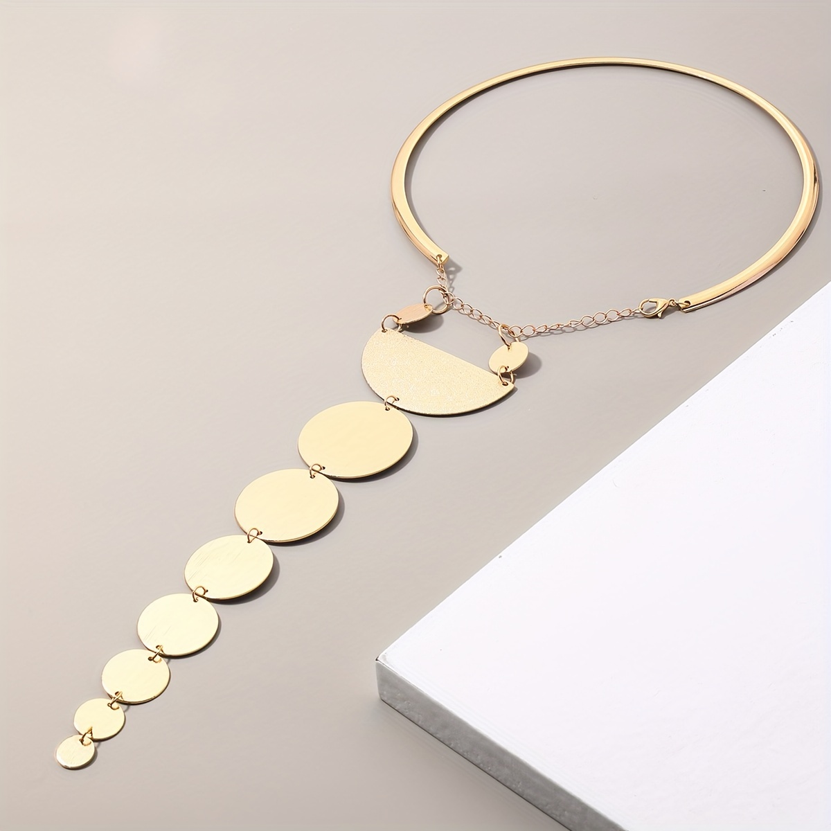 Metal Collar Geometric Pendant for Women